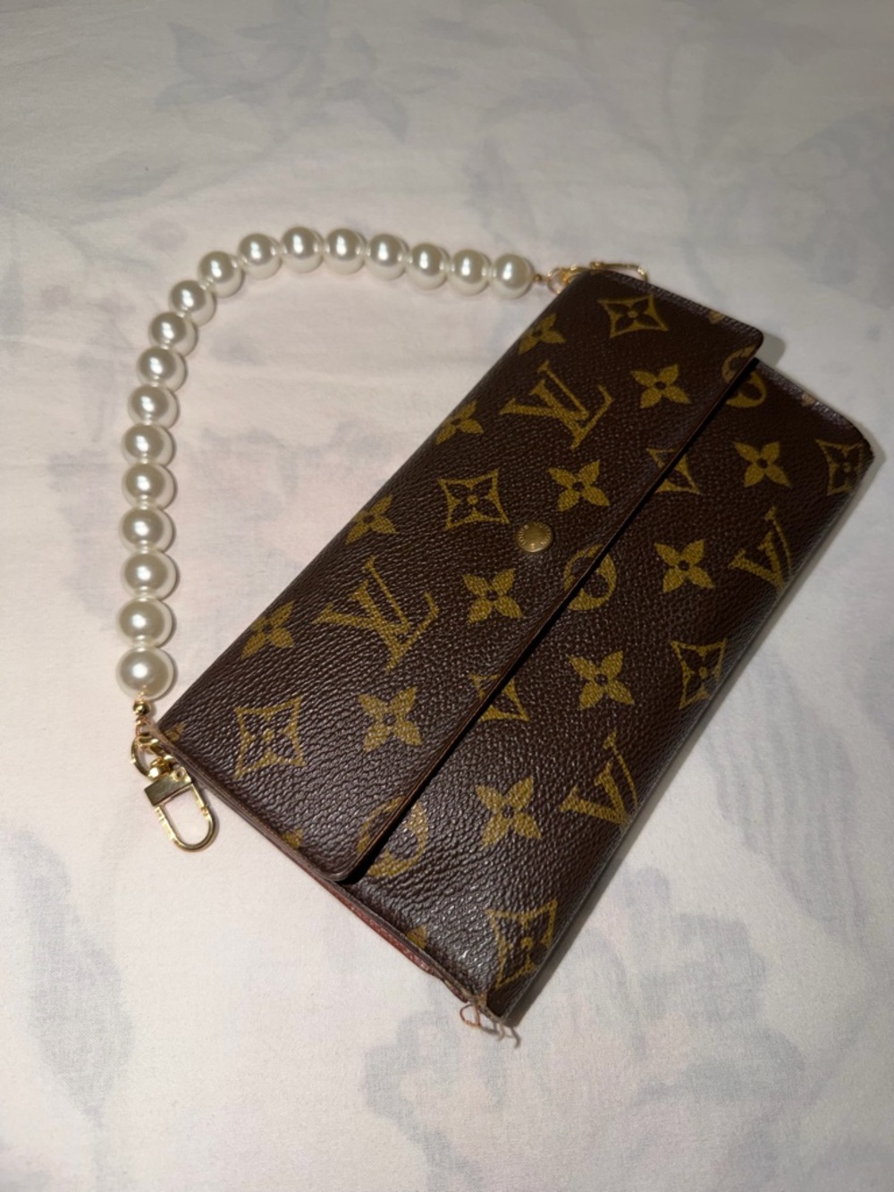 LOUIS VUITTON INTERNATIONAL WALLET - Picture 15 of 15